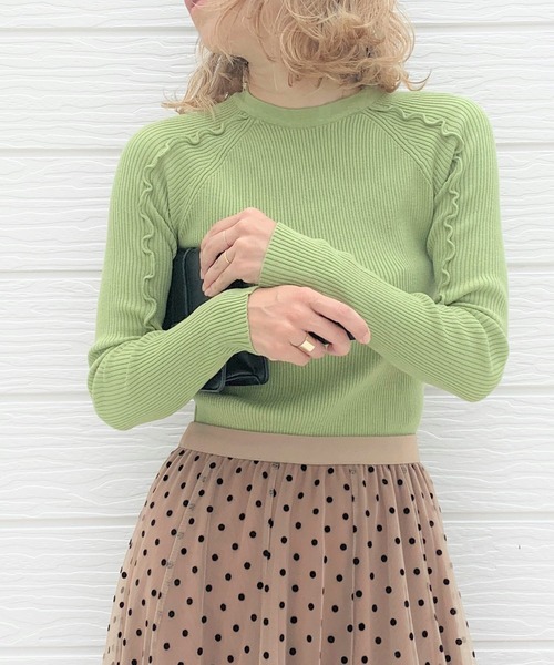 Q(キュー)の「メロウデザインニット(ニット/セーター・レディース・ブラック/ライトグリーン/グレイッシュベージュ/アイボリー・MEDIUM)」の1枚目の写真