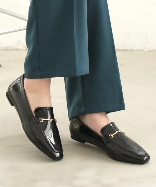 AmiAmi（アミアミ）の「スクエアトゥビットローファー（ローファー・レディース・ブラック/ダークブラウン/アイボリー/サンドベージュ/ブラック系その他/キャメル/ライトベージュ/グレイッシュベージュ/ブラック系その他2・LL/3L/S/M/L）」の4枚目の写真