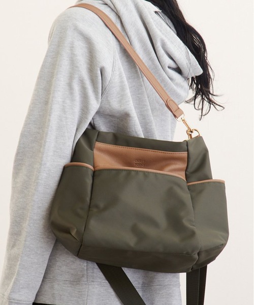 LUGG NAGG（ラグナグ）の「【adottona/アダット】ファスナー付きショルダーバッグ（ショルダーバッグ・レディース・ブラウン/ブラック/カーキ・FREE）」の3枚目の写真