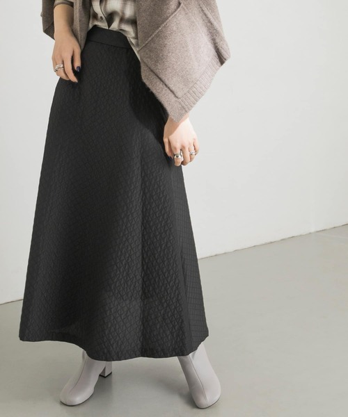 URBAN RESEARCH（アーバンリサーチ）の「キルトジャガードフレアスカート（スカート・レディース・ブラック/ブラウン・38/36）」の6枚目の写真