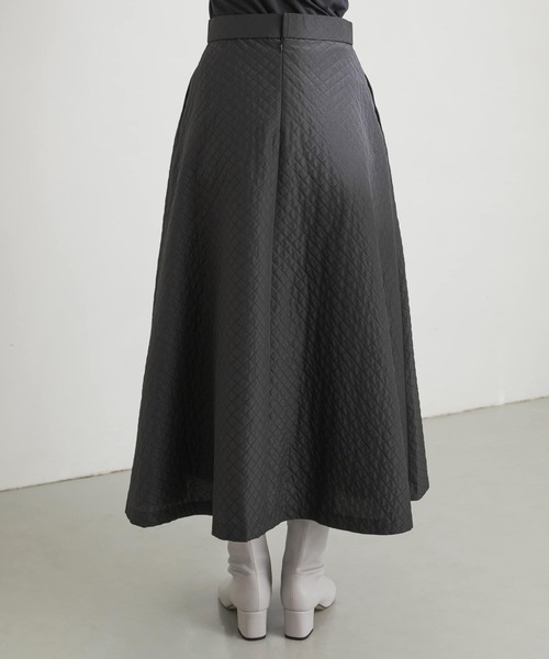 URBAN RESEARCH（アーバンリサーチ）の「キルトジャガードフレアスカート（スカート・レディース・ブラック/ブラウン・38/36）」の14枚目の写真