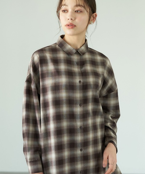 earth music&ecology(アースミュージックアンドエコロジー)の「オンブレーチェックシャツチュニック*(Tシャツ/カットソー・レディース・ホワイト系その他7/ブラウン系その他4・FREE)」の1枚目の写真