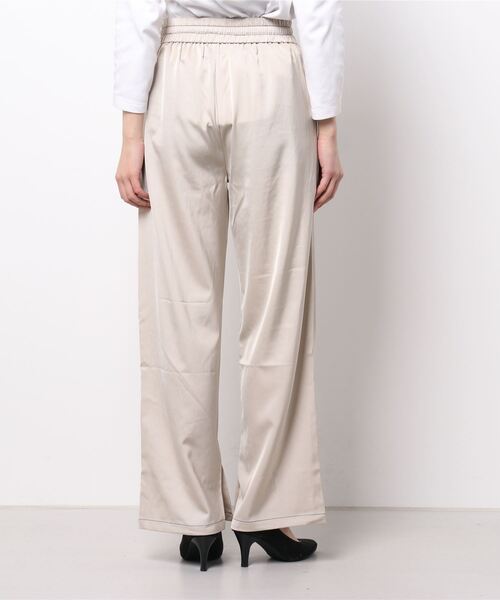 Avvenente（アベネンテ）の「【Avvenente】マットサテンパンツ（その他パンツ・レディース・ベージュ/ネイビー・FREE）」の20枚目の写真