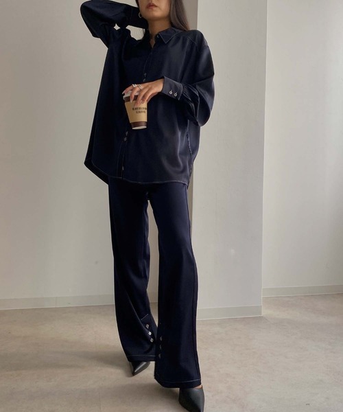 Avvenente（アベネンテ）の「【Avvenente】マットサテンパンツ（その他パンツ・レディース・ベージュ/ネイビー・FREE）」の2枚目の写真