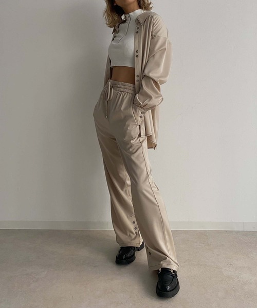 Avvenente（アベネンテ）の「【Avvenente】マットサテンパンツ（その他パンツ・レディース・ベージュ/ネイビー・FREE）」の15枚目の写真