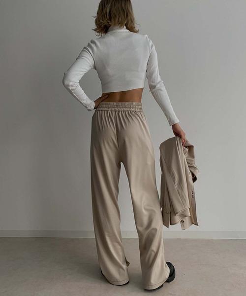 Avvenente（アベネンテ）の「【Avvenente】マットサテンパンツ（その他パンツ・レディース・ベージュ/ネイビー・FREE）」の3枚目の写真