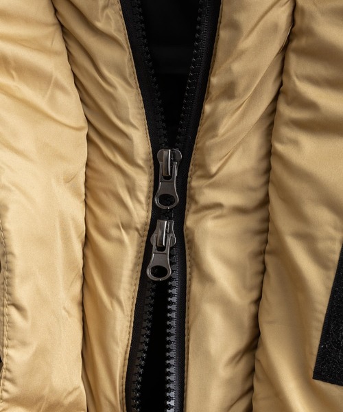 Rocky Monroe（ロッキーモンロー）の「オーバーサイズ 中綿フード付き2トーンカラー切り替えマウンテンパーカー（マウンテンパーカー・メンズ・ブラック/ベージュ/ネイビー/チャコールグレー/オリーブ・L/S/XL/M）」の11枚目の写真