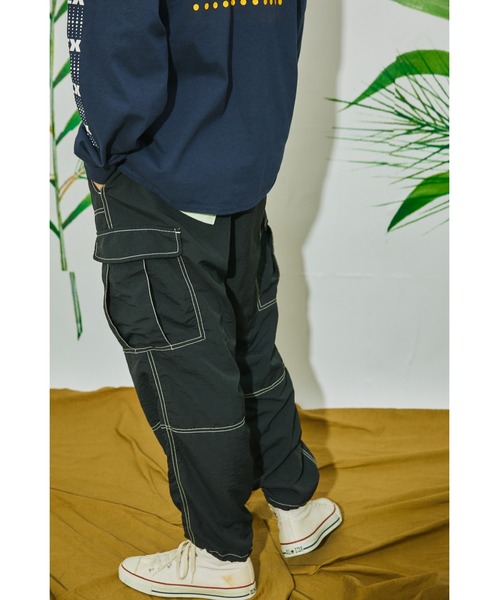AlexanderLeeChang(アレキサンダーリーチャン)の「AlexanderLeeChang/アレキサンダーリーチャン NYLON CARGO PANTS ナイロン 変形(カーゴパンツ・メンズ・スカイブルー/ブラック/グレー・2/3)」の2枚目の写真
