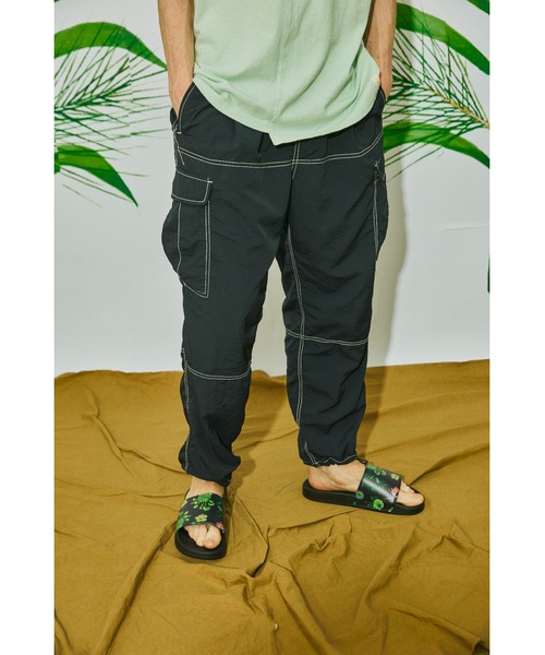 AlexanderLeeChang(アレキサンダーリーチャン)の「AlexanderLeeChang/アレキサンダーリーチャン NYLON CARGO PANTS ナイロン 変形(カーゴパンツ・メンズ・スカイブルー/ブラック/グレー・2/3)」の4枚目の写真