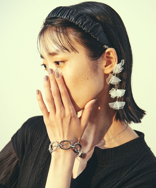 LAYMEE（レイミー）の「Winnel hairband / ウィンネルヘアバンド（ヘアバンド・レディース・ブラック/ベージュ/ブラウン/カーキ・FREE）」の2枚目の写真