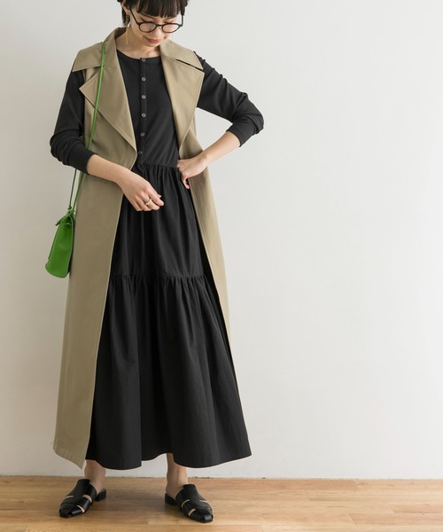 URBAN RESEARCH（アーバンリサーチ）の「ティアードスカートドッキングワンピース（ワンピース・レディース・ブラック/グリーン系その他・36/38）」の13枚目の写真
