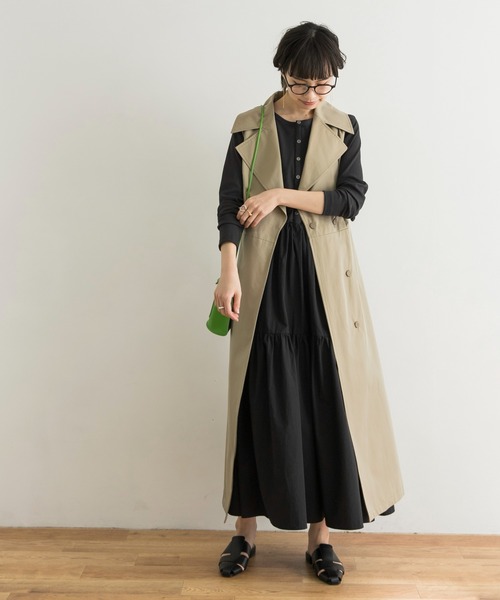 URBAN RESEARCH（アーバンリサーチ）の「ティアードスカートドッキングワンピース（ワンピース・レディース・ブラック/グリーン系その他・36/38）」の4枚目の写真