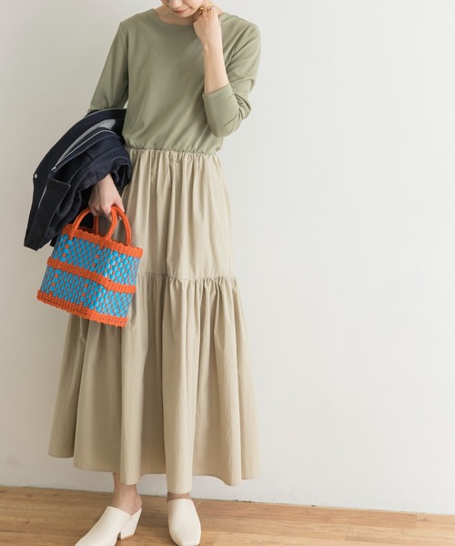 URBAN RESEARCH（アーバンリサーチ）の「ティアードスカートドッキングワンピース（ワンピース・レディース・ブラック/グリーン系その他・36/38）」の9枚目の写真