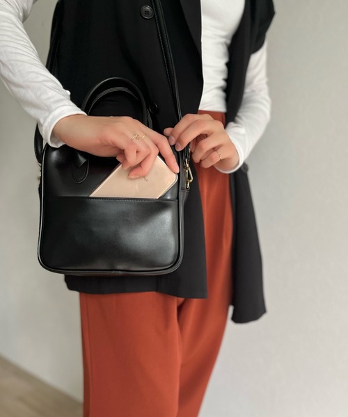 ISOOK（アイスー）の「【ZOZOTOWN限定】Square mini boston / スクエアミニボストン（ハンドバッグ・レディース・ブラック/アイボリー/バーガンディー・FREE）」の4枚目の写真