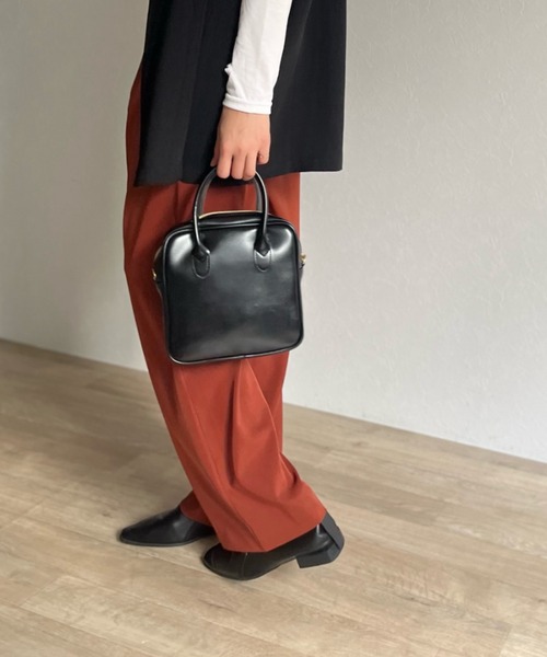 ISOOK（アイスー）の「【ZOZOTOWN限定】Square mini boston / スクエアミニボストン（ハンドバッグ・レディース・ブラック/アイボリー/バーガンディー・FREE）」の5枚目の写真