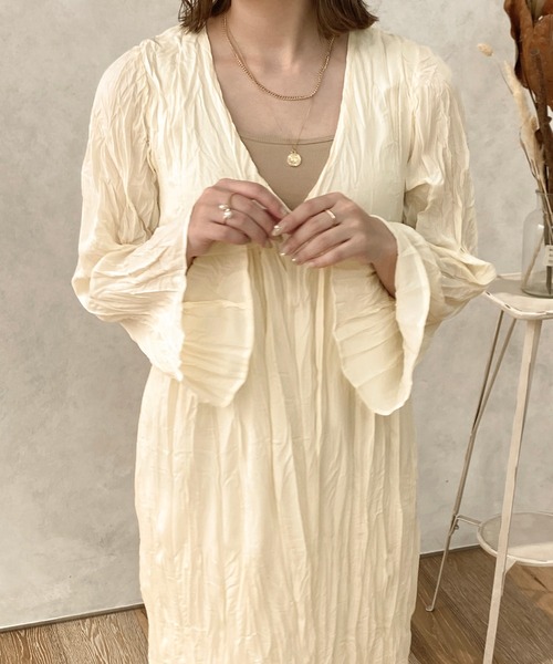 apres jour clair（アプレジュールクレア）の「【apresjour clair】フレアスリーブクリンクルワンピース【ZOZOTOWN限定アイテム】（ワンピース・レディース・アイボリー/モカ・X-LARGE/フリー）」の4枚目の写真