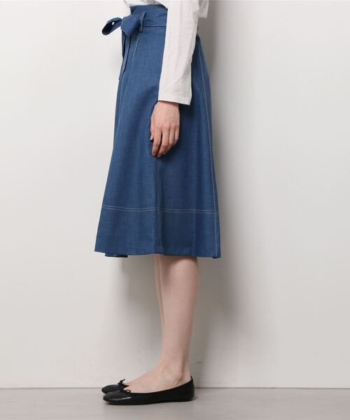 TRUDEA(トルディア)の「共ベルトステッチハギフレアスカート(スカート・レディース・ネイビー/ブルー・SMALL/MEDIUM)」の3枚目の写真