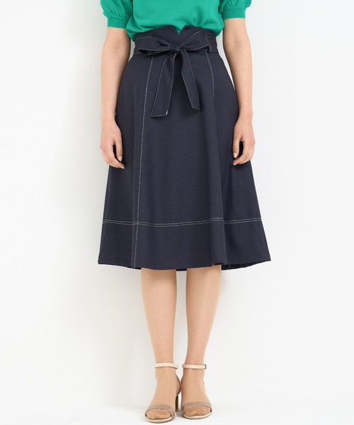 TRUDEA(トルディア)の「共ベルトステッチハギフレアスカート(スカート・レディース・ネイビー/ブルー・SMALL/MEDIUM)」の5枚目の写真
