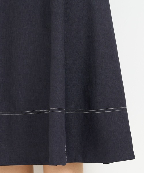 TRUDEA(トルディア)の「共ベルトステッチハギフレアスカート(スカート・レディース・ネイビー/ブルー・SMALL/MEDIUM)」の13枚目の写真