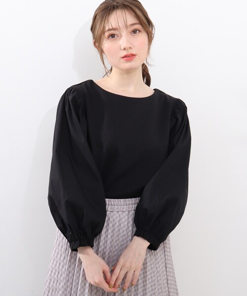 DRESKIP（ドレスキップ）の「◆異素材ボリューム袖プルオーバー（Tシャツ/カットソー・レディース・ブラック/オフホワイト/グリーン/サンドベージュ・04/03/02）」の3枚目の写真