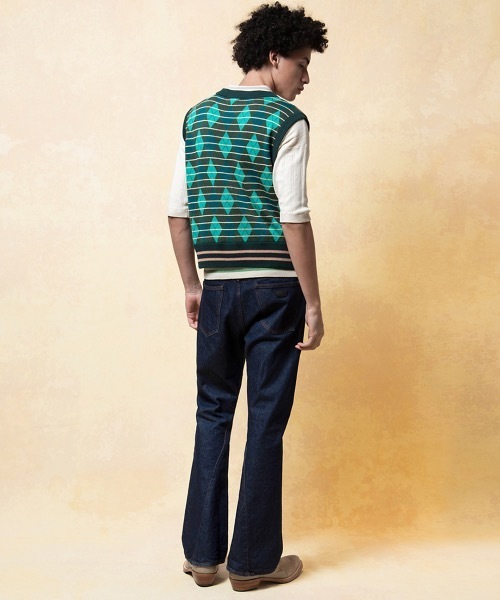 FORSOMEONE（フォーサムワン）の「FORSOMEONE RETRO KNIT VEST（ベスト・メンズ・ライトピンク/グリーン・48/50/46）」の6枚目の写真