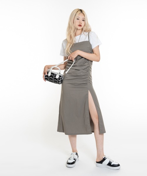 FOLLOWIN（フォロウィン）の「[FLW MADE]フロントスリットシャーリングロングワンピース（ワンピース・レディース・ブラック/グレー/カーキ/ブルー・FREE）」の11枚目の写真