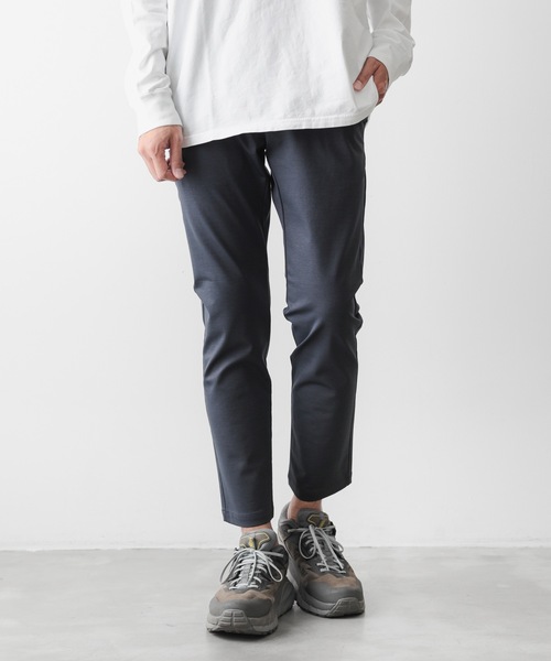 ATTACHMENT(アタッチメント)の「ポンテジャージー ナローパンツ / PONTE JERSEY NARROW PANTS(スラックス・メンズ・ネイビー/ブラック・1/2/3)」の2枚目の写真