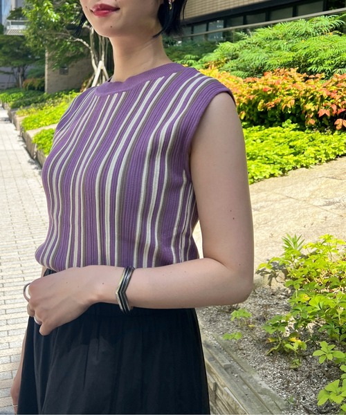 Chez toi（シェトワ）の「マルチストライプノースリニットプルオーバー（ニット/セーター・レディース・オフホワイト/ブラック/ブルー/パープル・FREE）」の2枚目の写真