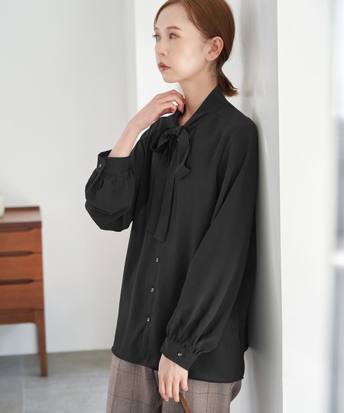 ROPE' PICNIC(ロペピクニック)の「ボウタイリボンブラウス(シャツ/ブラウス・レディース・ホワイト/ブラック/ベージュ系その他・38)」の2枚目の写真