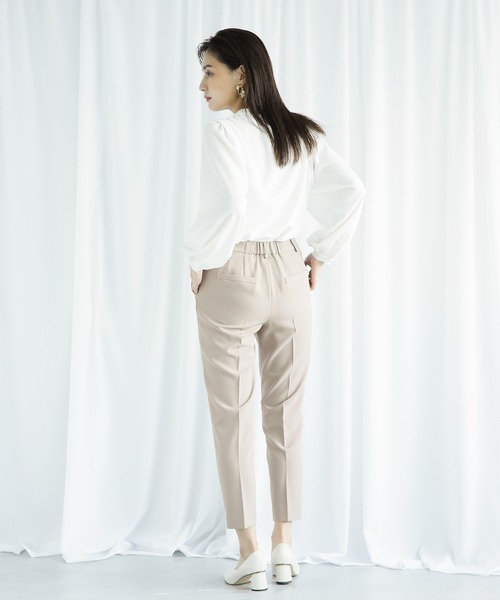 WHITE JOOLA（ホワイトジョーラ）の「【洗濯機で洗える】ウォッシャブル＆マルチストレッチ・細見えセンタープレステーパードパンツ（その他パンツ・レディース・ブラック/ベージュ/ネイビー/グレイッシュベージュ/モカ・LL/SS/S/M/L/70/67/64/61）」の14枚目の写真