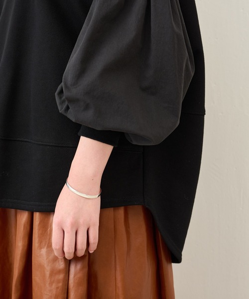 BEARDSLEY(ビアズリー)の「ネコ刺繍袖パフカットソー:すぐにお届け!(Tシャツ/カットソー・レディース・ブラック・FREE)」の7枚目の写真