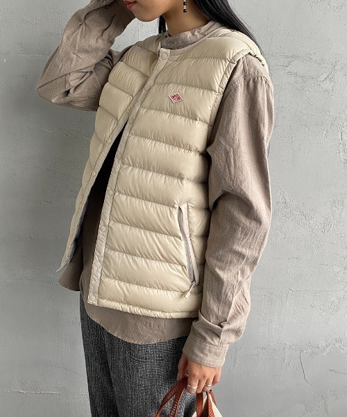 DANTON（ダントン）の「[DANTON/ダントン] クルーネック インナーダウンベスト（ダウンベスト・レディース・ブラック/サンドベージュ/ライトベージュ・S/M/XS）」の14枚目の写真