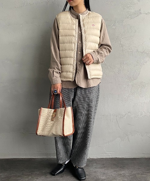 DANTON（ダントン）の「[DANTON/ダントン] クルーネック インナーダウンベスト（ダウンベスト・レディース・ブラック/サンドベージュ/ライトベージュ・S/M/XS）」の18枚目の写真