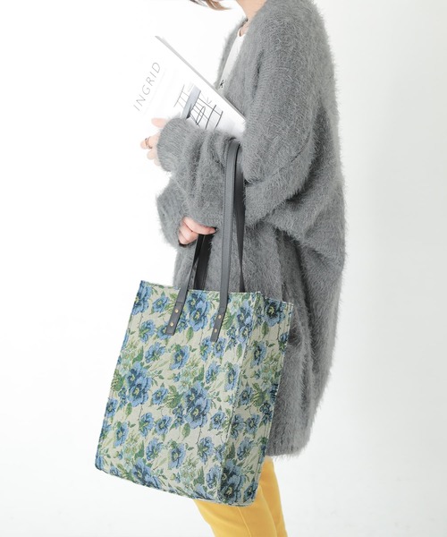 osharewalker（オシャレウォーカー）の「【廃盤】『花柄ゴブランデザイントートバッグ』（トートバッグ・レディース・ブラック/ブルー・FREE）」の5枚目の写真