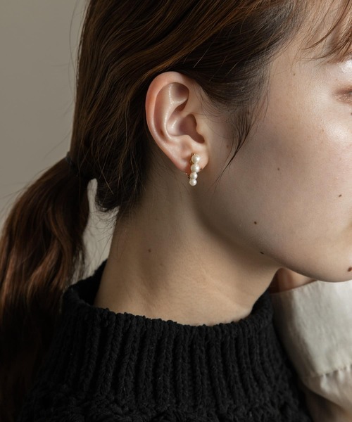 SMELLY（スメリー）の「グラデーションパールイヤリング（イヤリング・レディース・ホワイト系その他・-）」の4枚目の写真