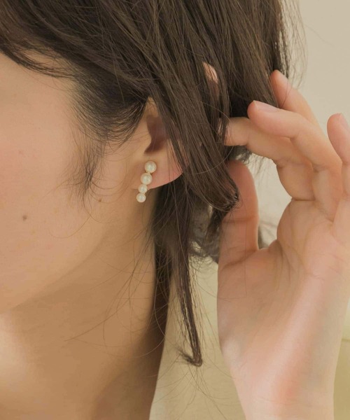SMELLY（スメリー）の「グラデーションパールイヤリング（イヤリング・レディース・ホワイト系その他・-）」の6枚目の写真