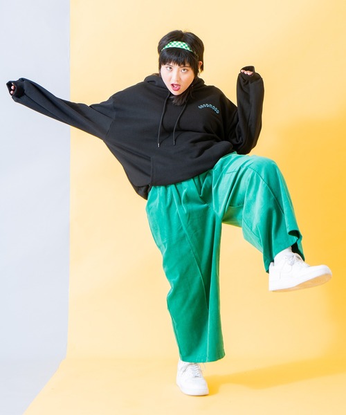 PUNYUS（プニュズ）の「コーデュロイイージーパンツ（その他パンツ・レディース・パープル/グリーン/オレンジ/ブラック・1/2/3/4）」の5枚目の写真