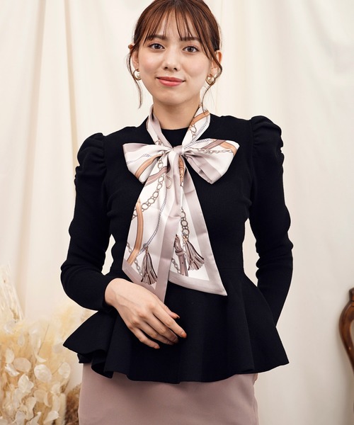 NOELA(ノエラ)の「スカーフセットペプラムニット(ニット/セーター・レディース・ブラック/ブラウン/オフホワイト・フリー)」の3枚目の写真