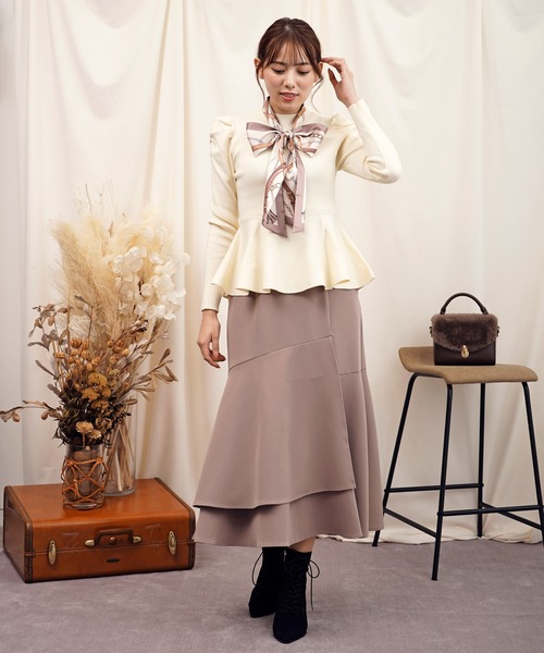 NOELA(ノエラ)の「スカーフセットペプラムニット(ニット/セーター・レディース・ブラック/ブラウン/オフホワイト・フリー)」の13枚目の写真