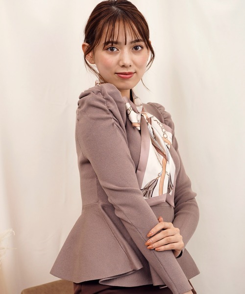 NOELA(ノエラ)の「スカーフセットペプラムニット(ニット/セーター・レディース・ブラック/ブラウン/オフホワイト・フリー)」の17枚目の写真