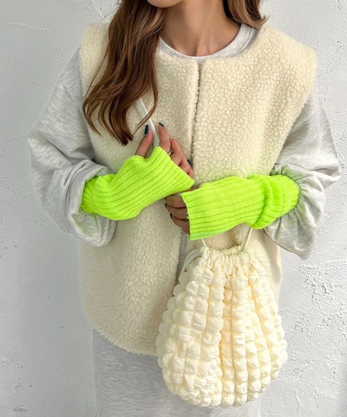 apres jour mignon（アプレジュールミニョン）の「ぽこぽこ巾着バッグ【ZOZOTOWN限定アイテム】（ショルダーバッグ・レディース・ブラック/アイボリー・フリー）」の6枚目の写真