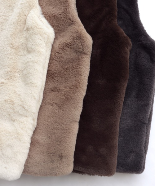 andme（アンドミー）の「フェイクファーベスト（ベスト・レディース・チャコールグレー/ブラウン/アイボリー/グレイッシュベージュ・M）」の19枚目の写真