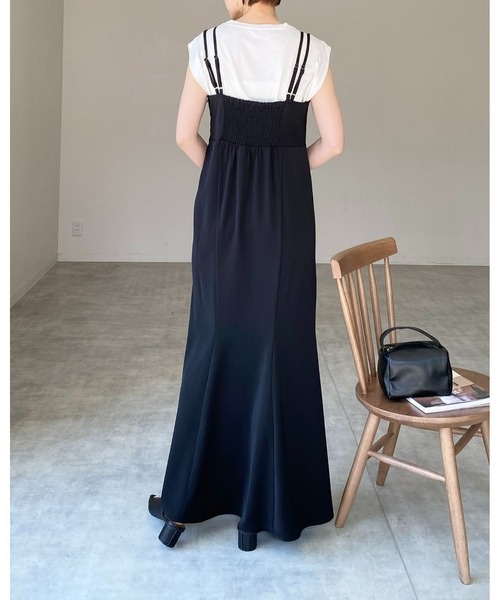 She's Closet（シーズクローゼット）の「【低身長向け/高身長向けサイズあり】ダブルストラップハイウエスト裾フレアロングマーメイドキャミワンピース（ワンピース・レディース・ブラック/ブラウン・FREE/SHORT/TALL）」の4枚目の写真