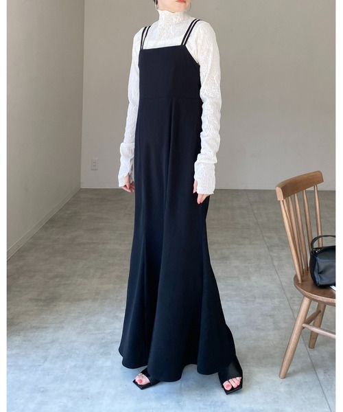 She's Closet（シーズクローゼット）の「【低身長向け/高身長向けサイズあり】ダブルストラップハイウエスト裾フレアロングマーメイドキャミワンピース（ワンピース・レディース・ブラック/ブラウン・FREE/SHORT/TALL）」の5枚目の写真