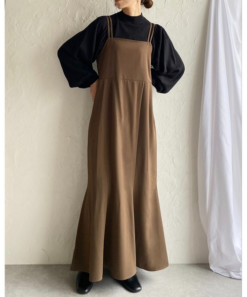 She's Closet（シーズクローゼット）の「【低身長向け/高身長向けサイズあり】ダブルストラップハイウエスト裾フレアロングマーメイドキャミワンピース（ワンピース・レディース・ブラック/ブラウン・FREE/SHORT/TALL）」の6枚目の写真