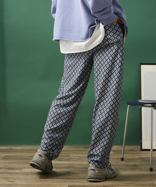 JOURNAL STANDARD relume(ジャーナルスタンダード レリューム)の「WAFFLE プリント総柄 リラックスパンツ(その他パンツ・メンズ・ホワイト/チャコールグレー/ベージュ/キャメル・MEDIUM/LARGE)」の8枚目の写真