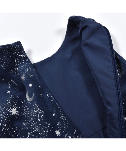 BeBe（ベベ）の「BeBe/【お揃い】ベロア星座柄ワンピース(90~150cm)（ワンピース・キッズ・ブルー系その他・120/110/140/130/150/90/100）」の5枚目の写真