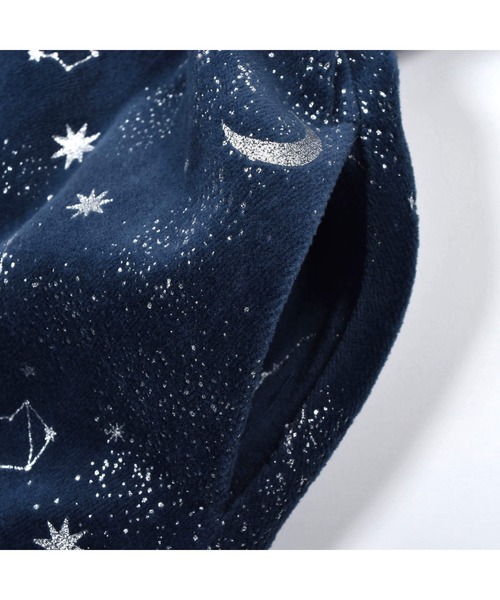 BeBe（ベベ）の「BeBe/【お揃い】ベロア星座柄ワンピース(90~150cm)（ワンピース・キッズ・ブルー系その他・120/110/140/130/150/90/100）」の3枚目の写真