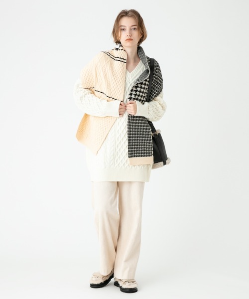 allureville(アルアバイル)の「コットンコーデュロイワイドパンツ(その他パンツ・レディース・ブルー/アイボリー・1/2)」の9枚目の写真
