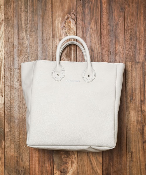 CONVERSE(コンバース)の「【78】【CONVERSE(コンバース)】EMBOSS LEATHER LIKE TOTE BAG(トートバッグ・レディース・ライトグレー/グレー・FREE)」の1枚目の写真
